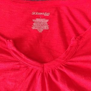 St.Johns Bay,size Large,Red tee